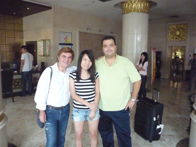 ������ͻ��ɹ�����ľ̿�豸������